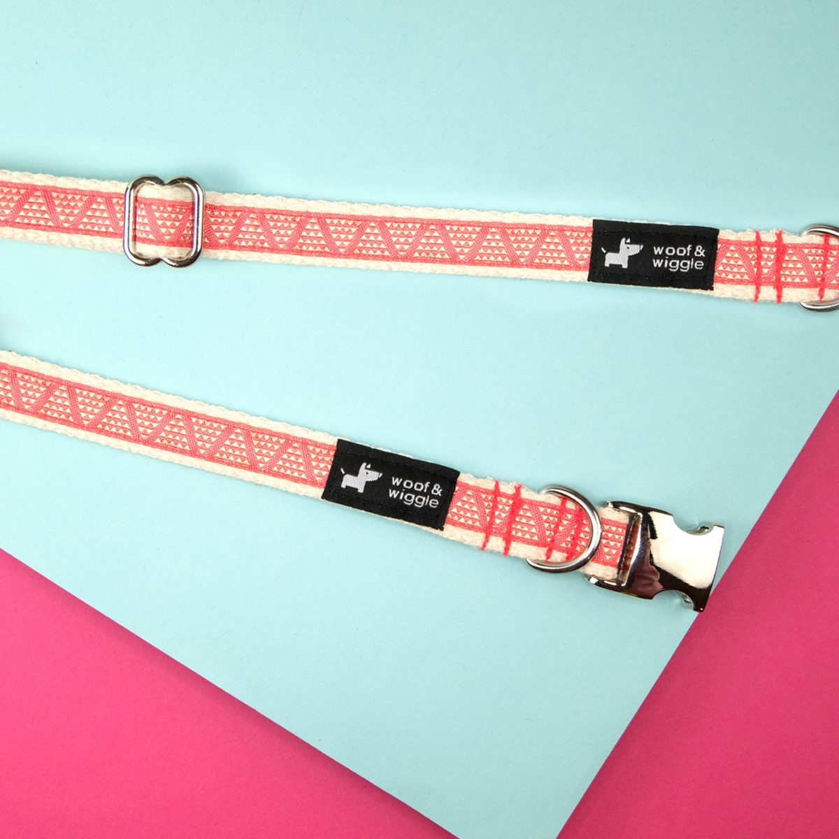 Dog collar with a red triangle pattern