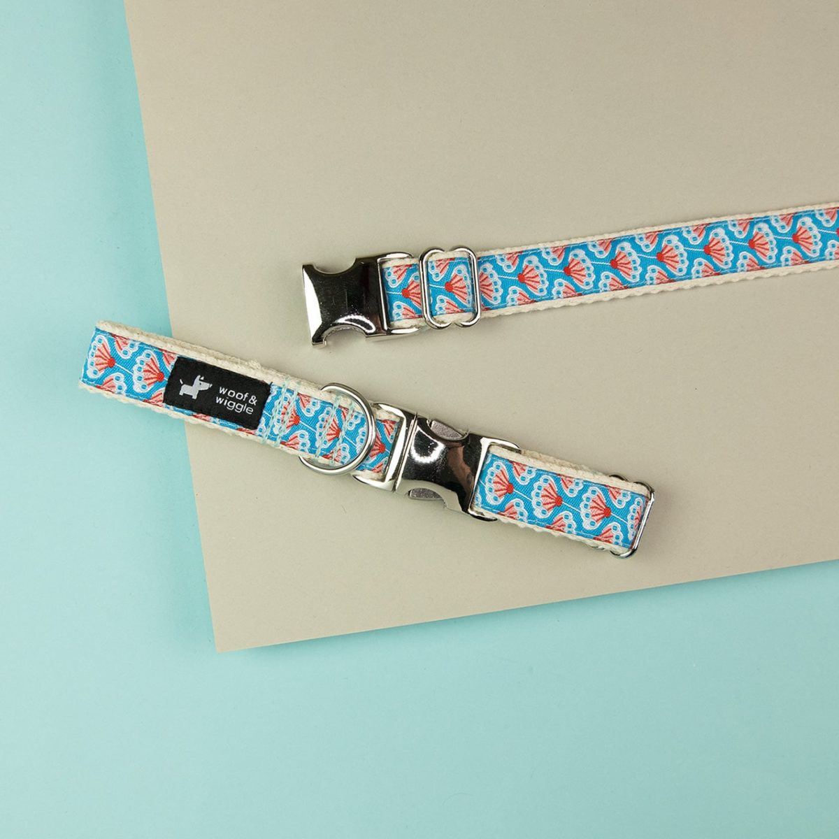 woof & wiggle dog collar in the design "St. Tropez"