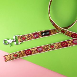 Dog leash with abstract mosaic pattern