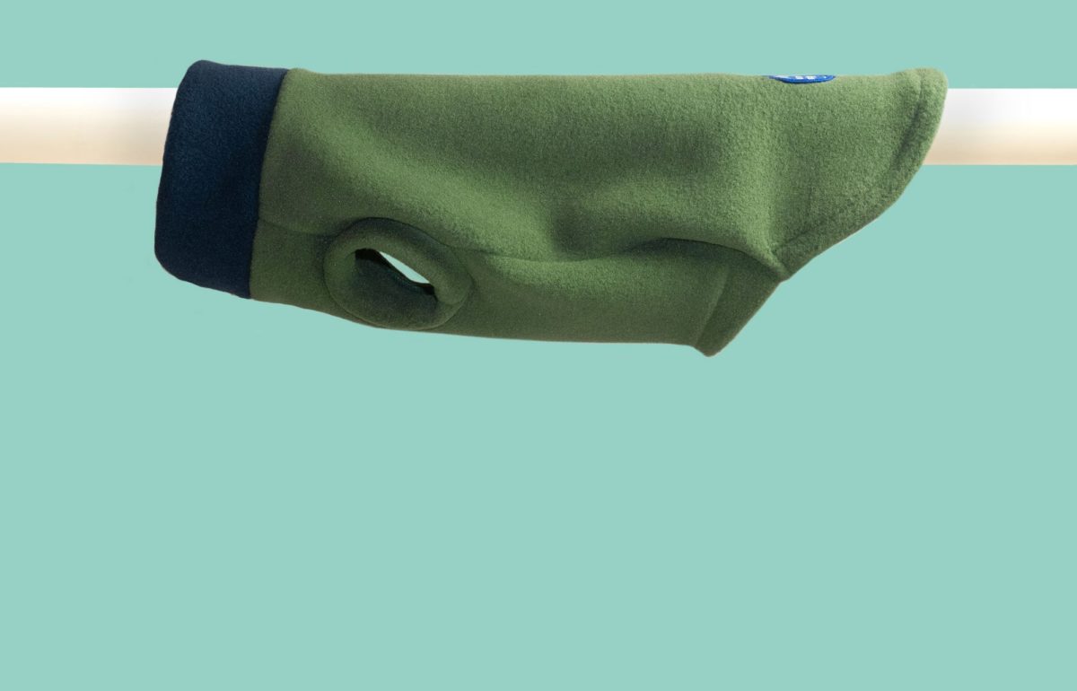Tailor-made dog jumper in green and navy